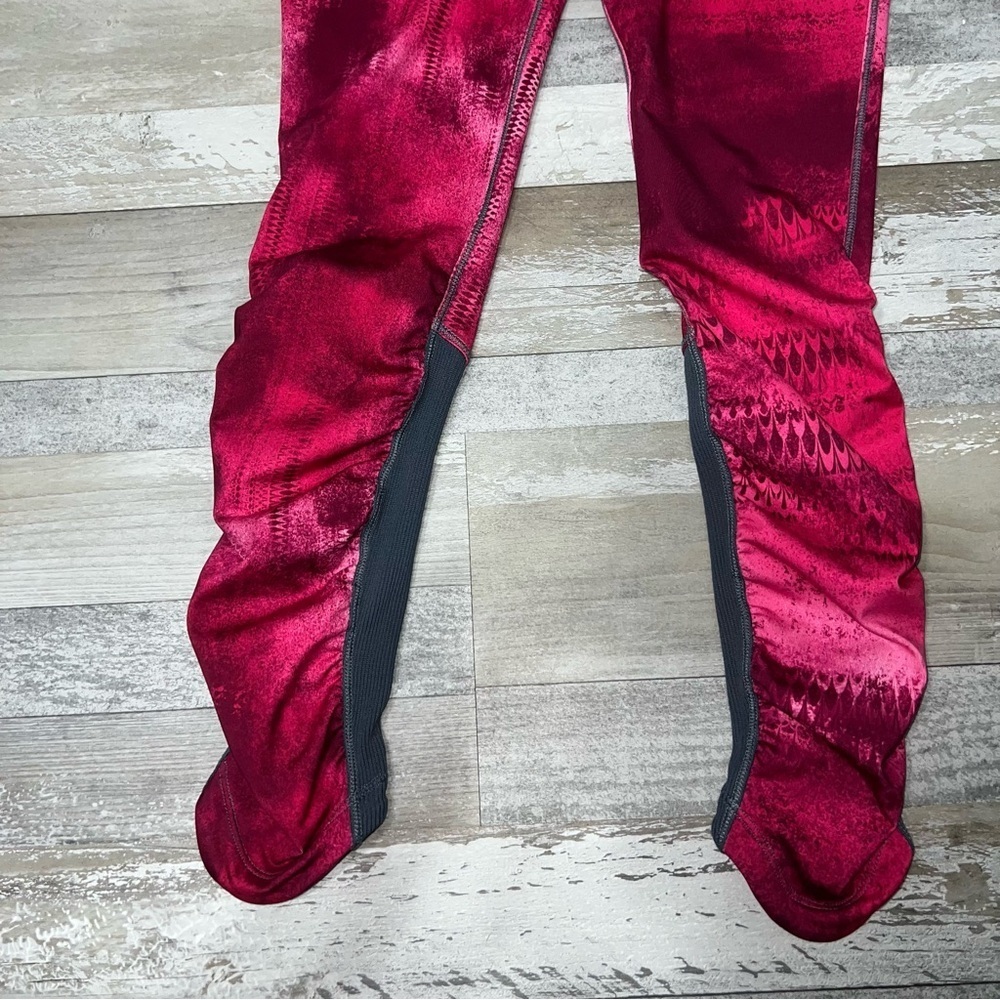 Nike Youth Girl’s Printed Pink Leggings Size S - Picture 3 of 6